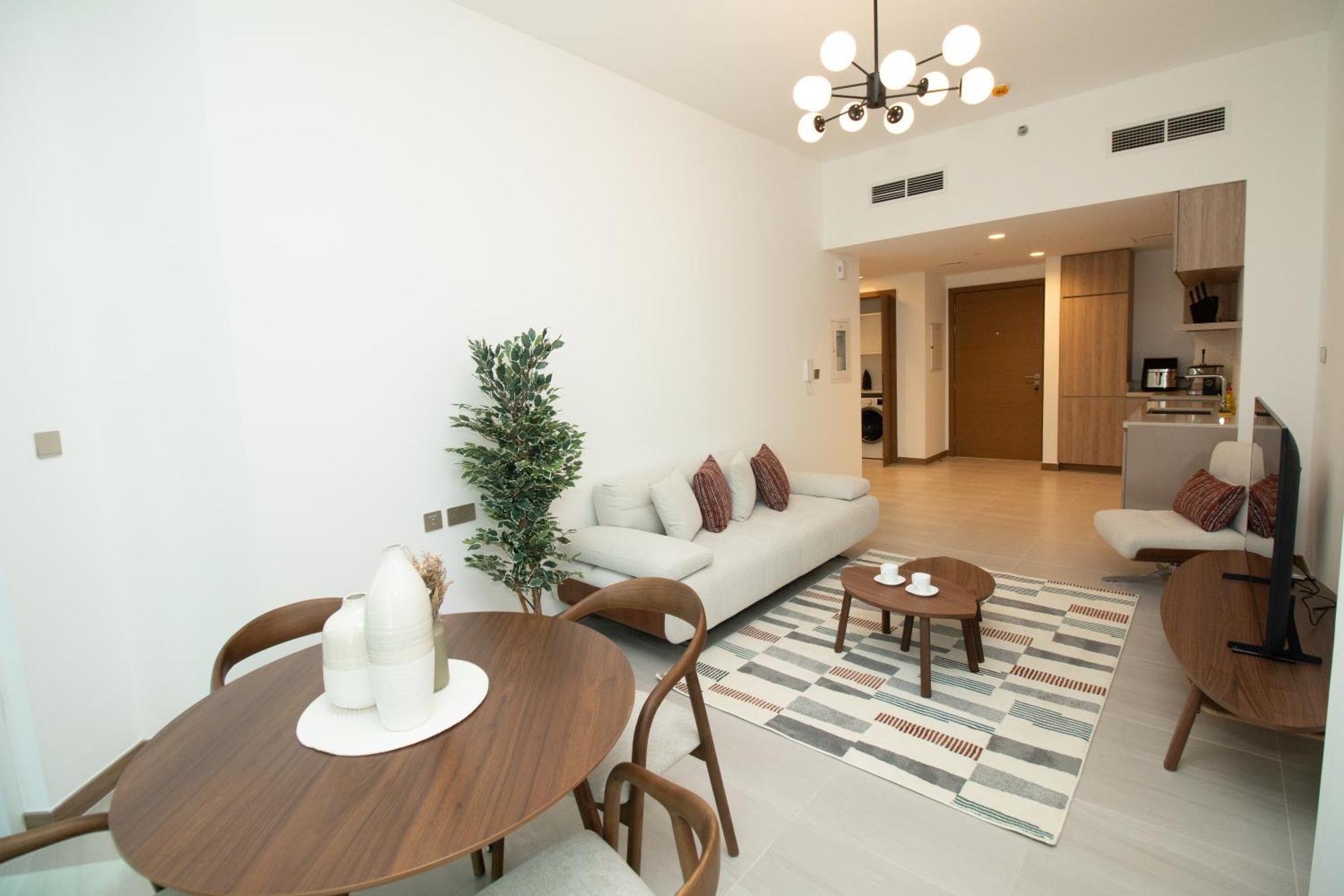 Apartment Stylish One Bedroom Oasis At Missoni Tower , Business Bay,