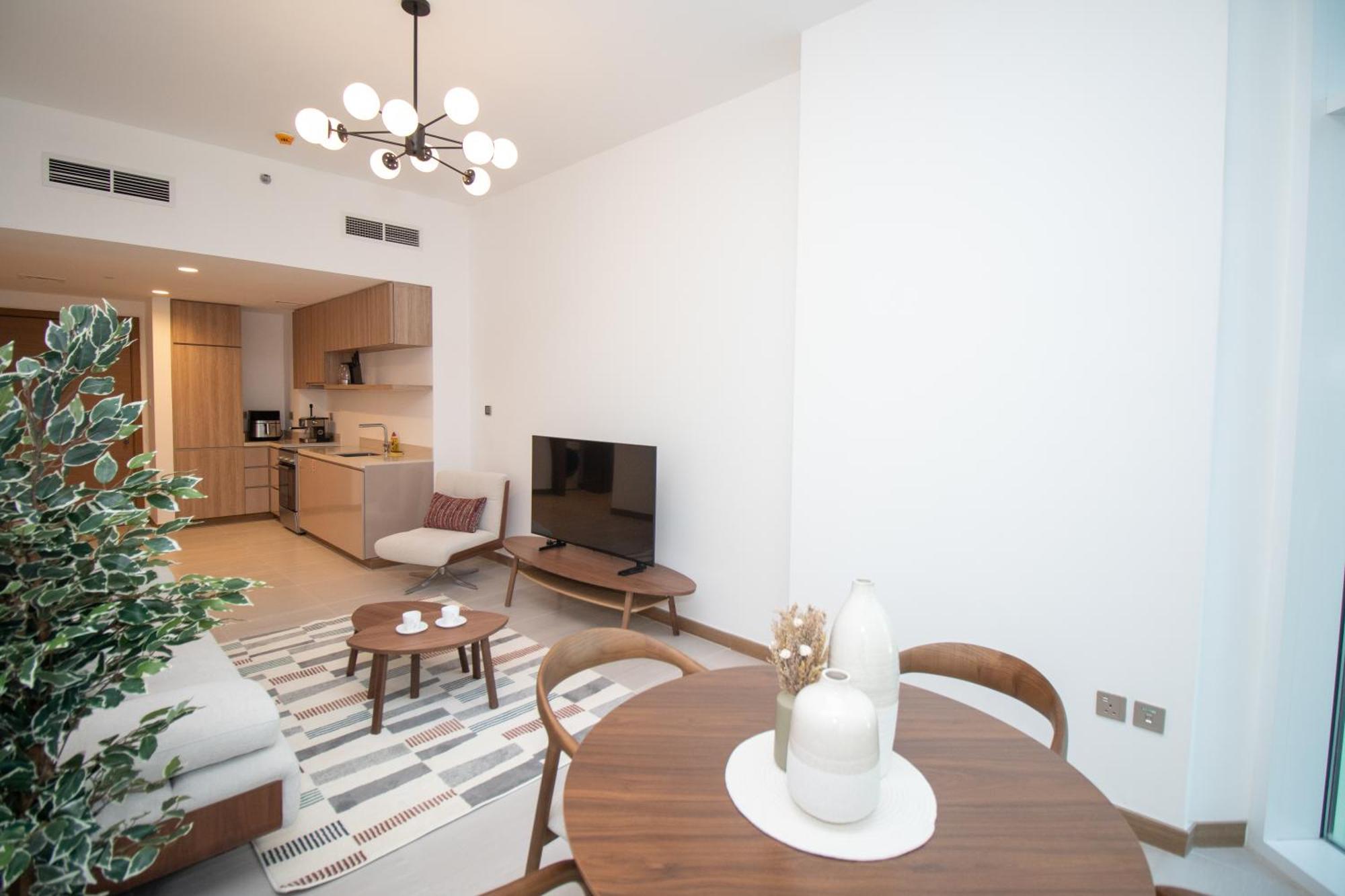 Apartment Stylish One Bedroom Oasis At Missoni Tower , Business Bay,