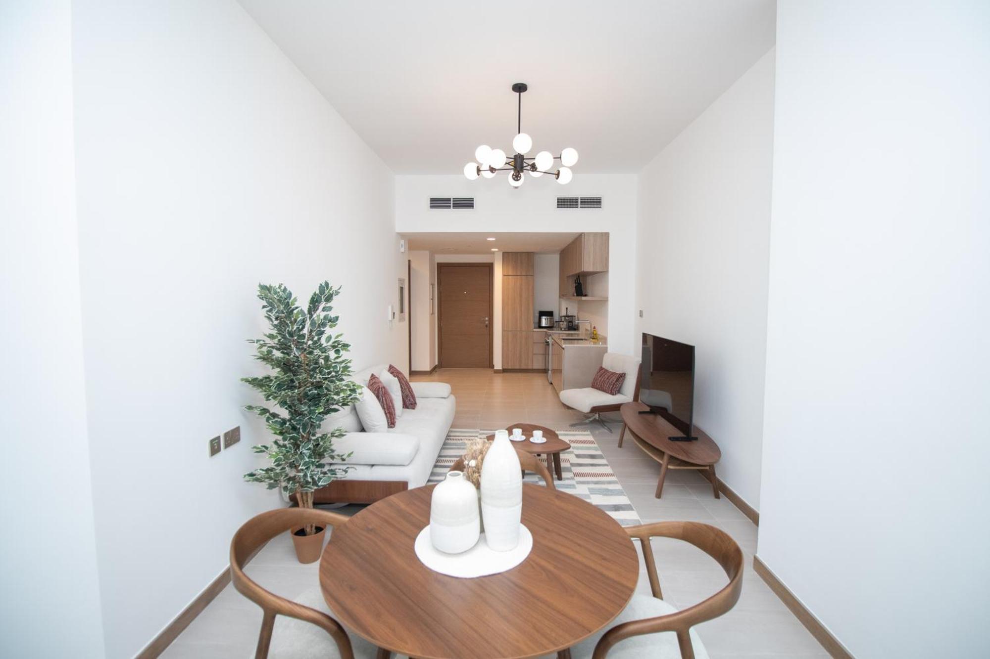 Apartment Stylish One Bedroom Oasis At Missoni Tower , Business Bay, *