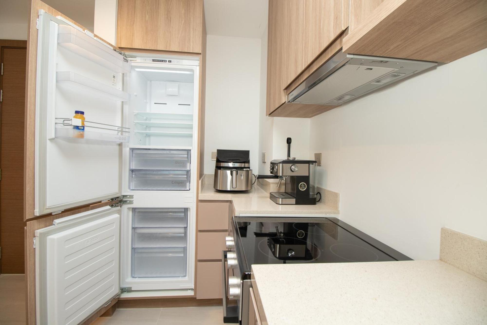 Stylish One Bedroom Oasis At Missoni Tower , Business Bay,