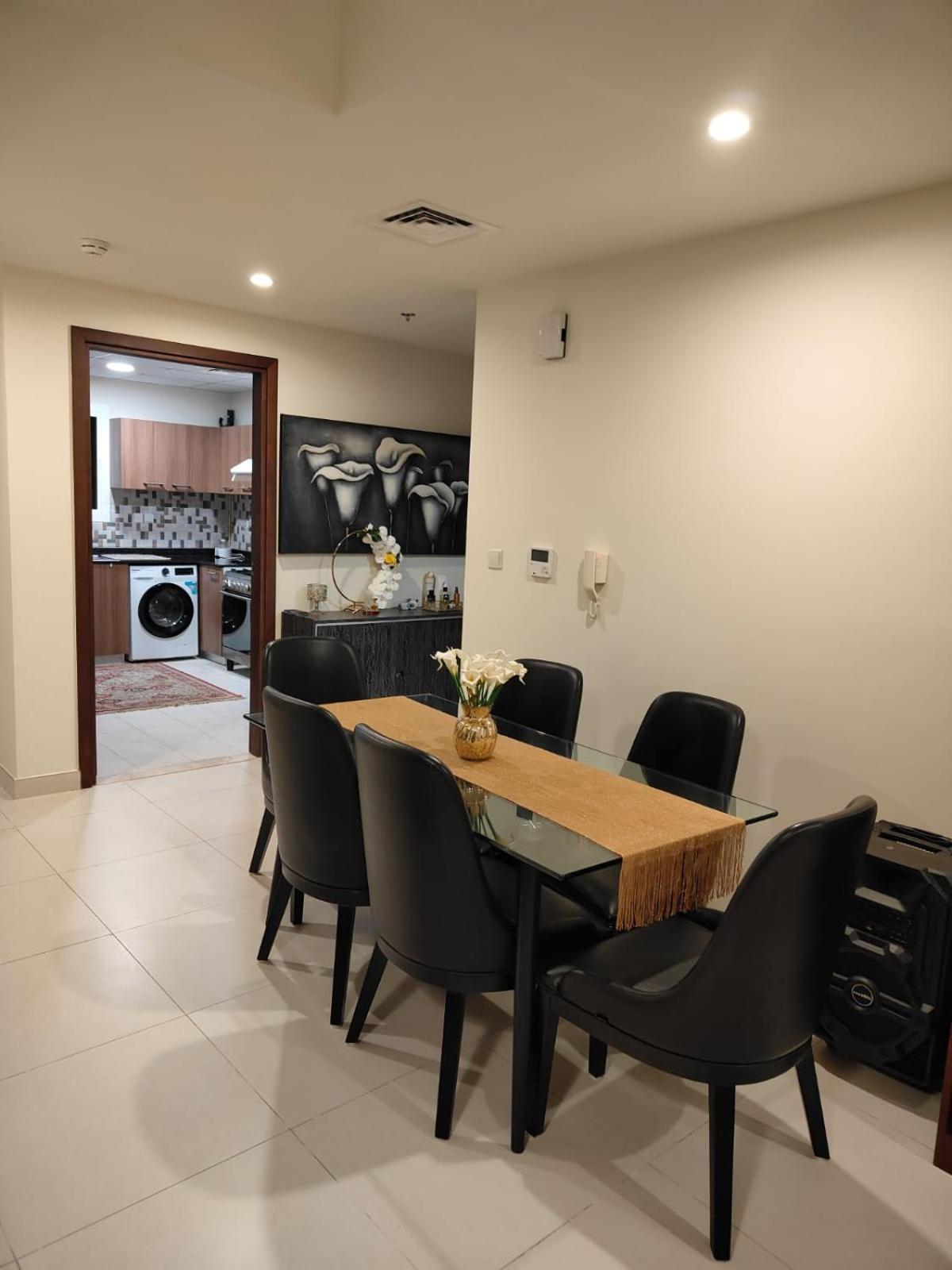 Homestay Modern Space In Prime Location Dubai