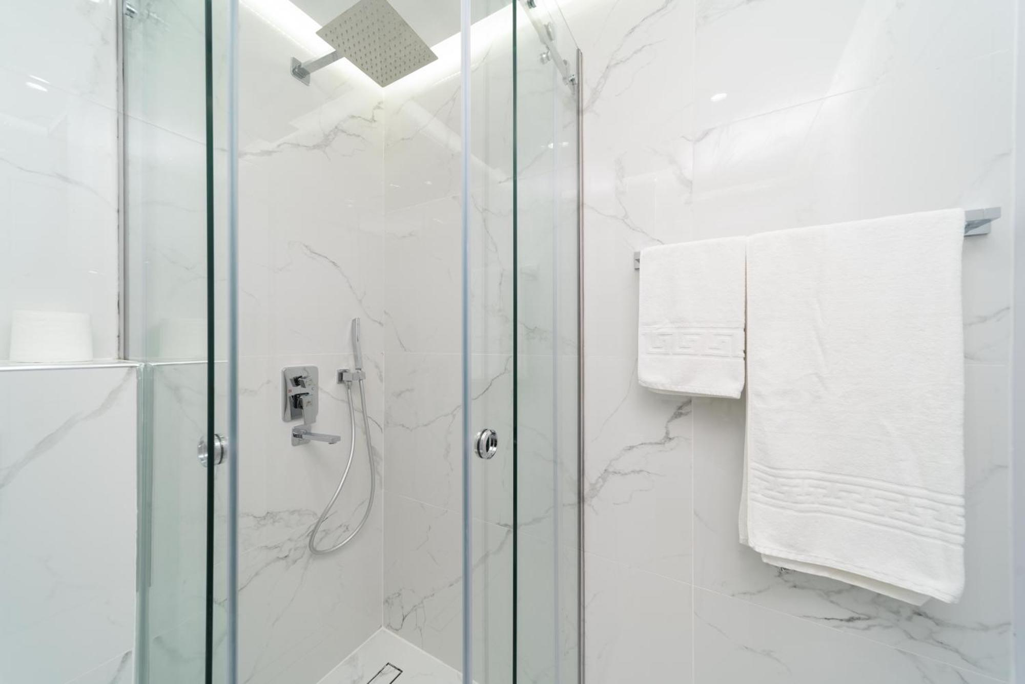Jbr Walk 2 Bedrooms Front Sea Apartment Dubai