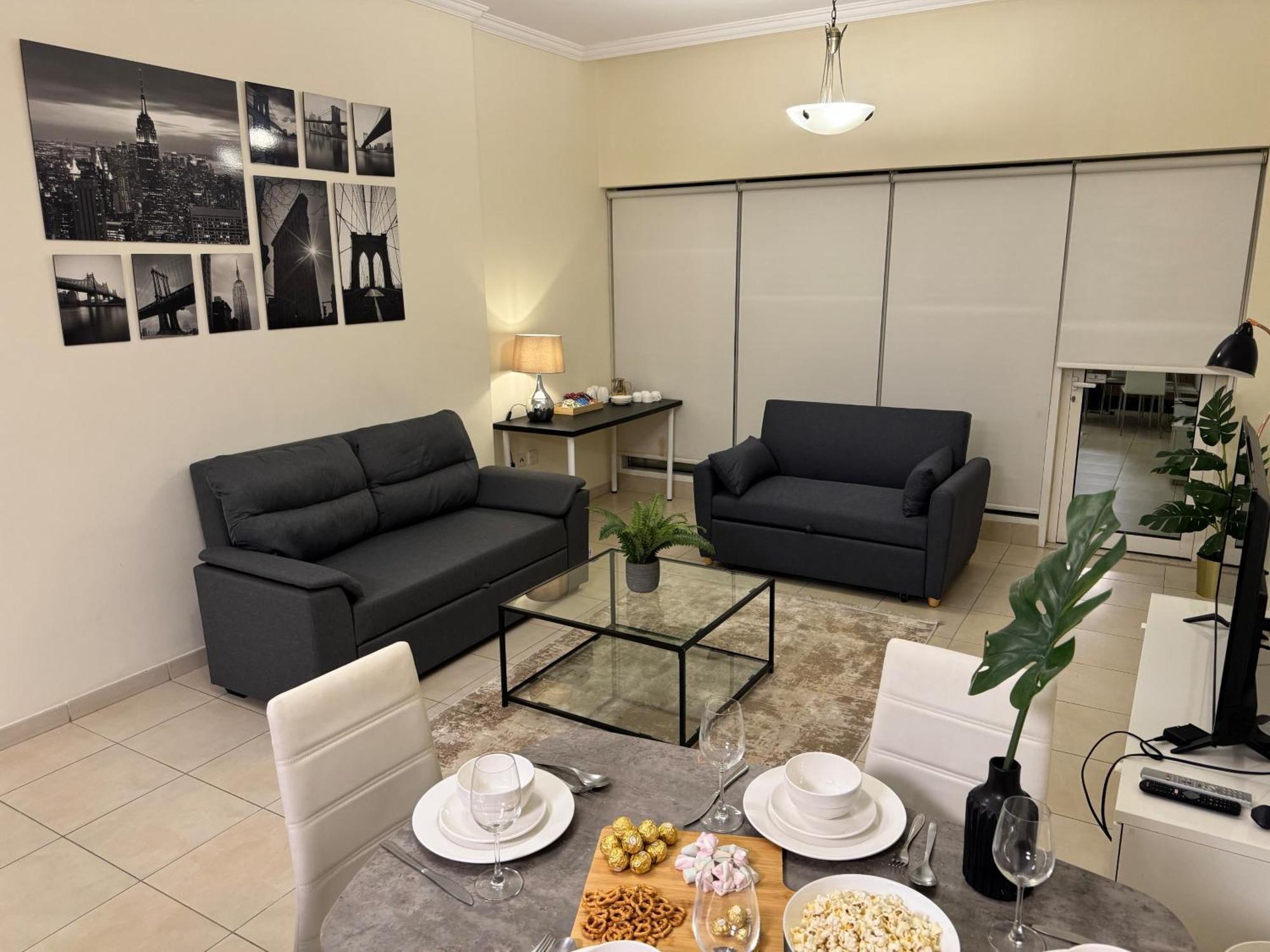 Apartment 1 Bedroom Downtown 5 Min Walk To Mall *