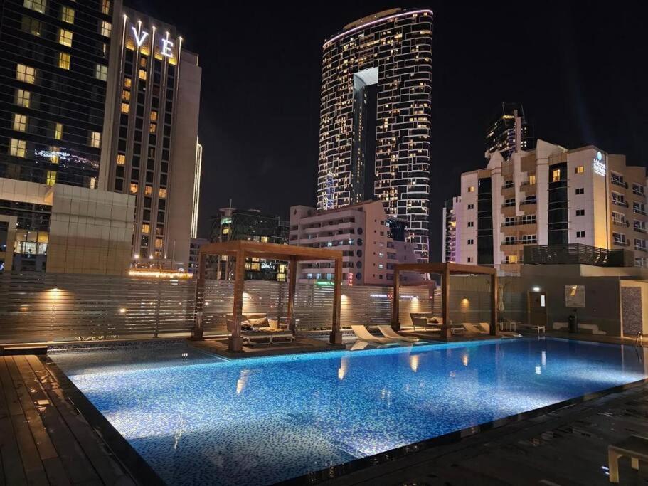 5 Mins To Jbr Beach, Luxury In Marina's Tower Apartment *