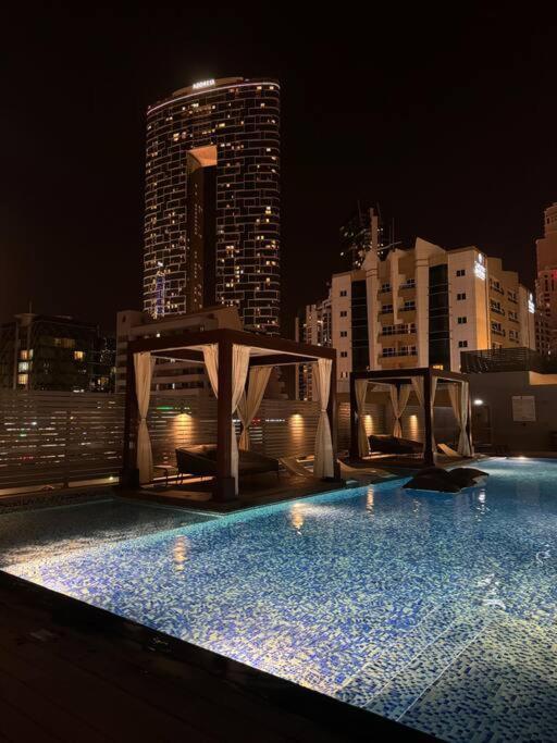 5 Mins To Jbr Beach, Luxury In Marina's Tower Apartment *
