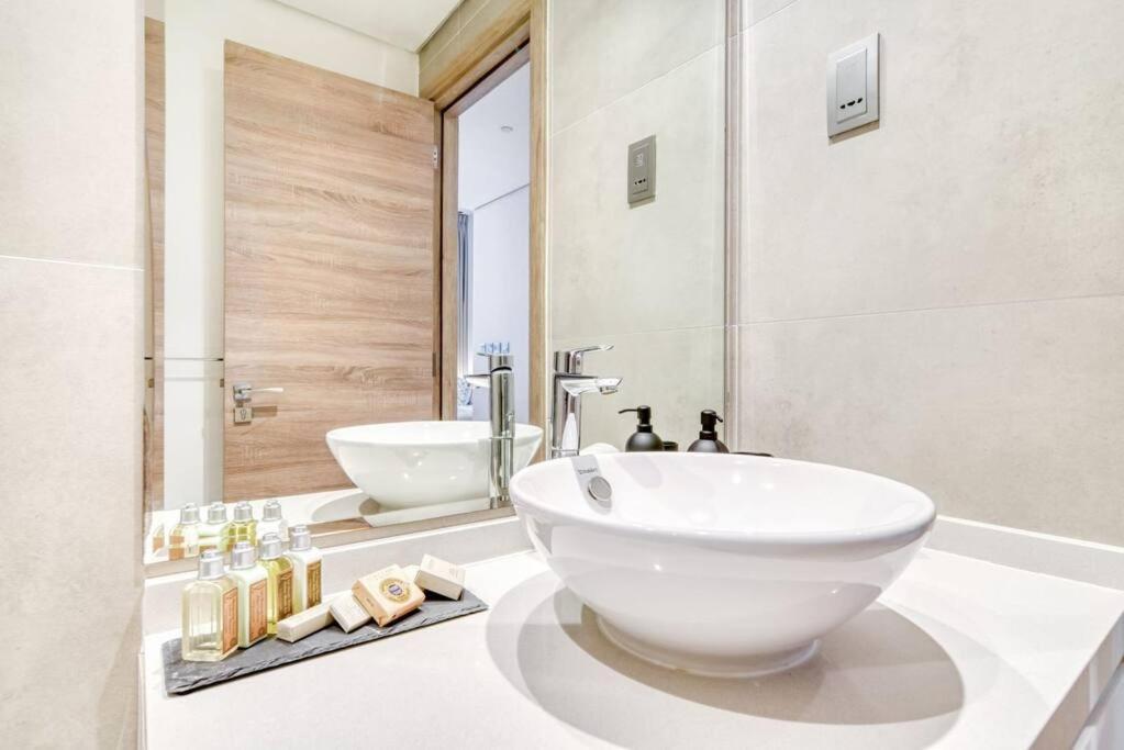 Apartment 5 Mins To Jbr Beach, Luxury In Marina's Tower Dubai