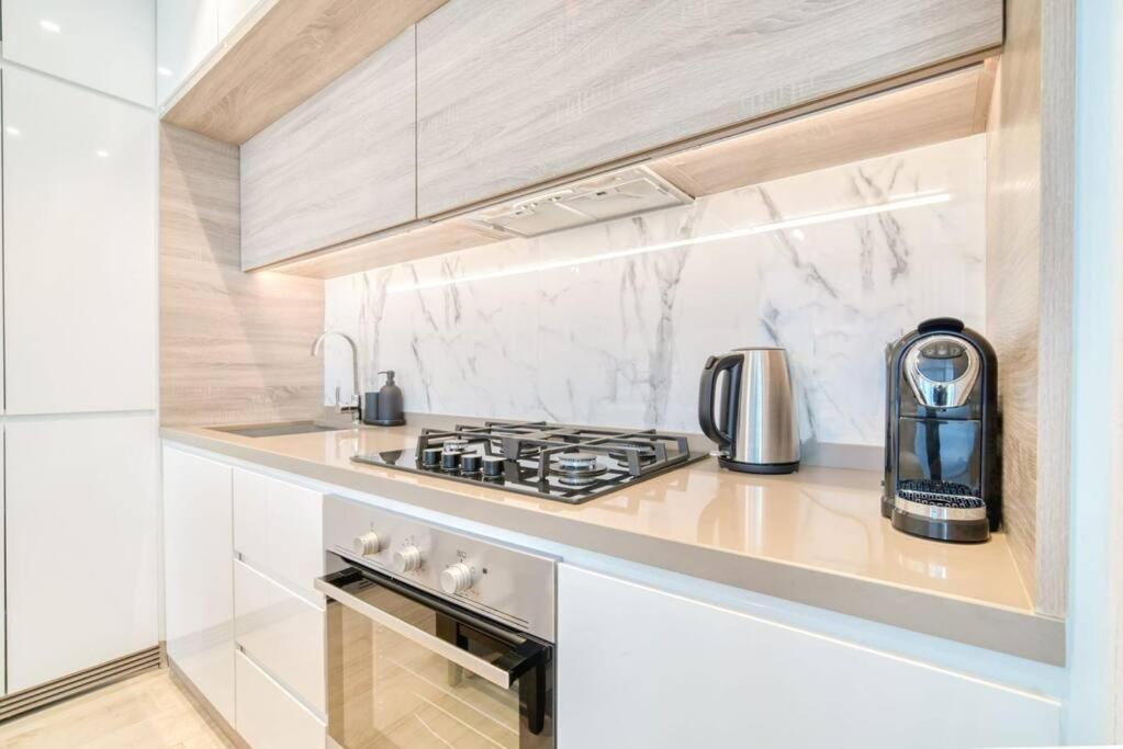 Apartment 5 Mins To Jbr Beach, Luxury In Marina's Tower *