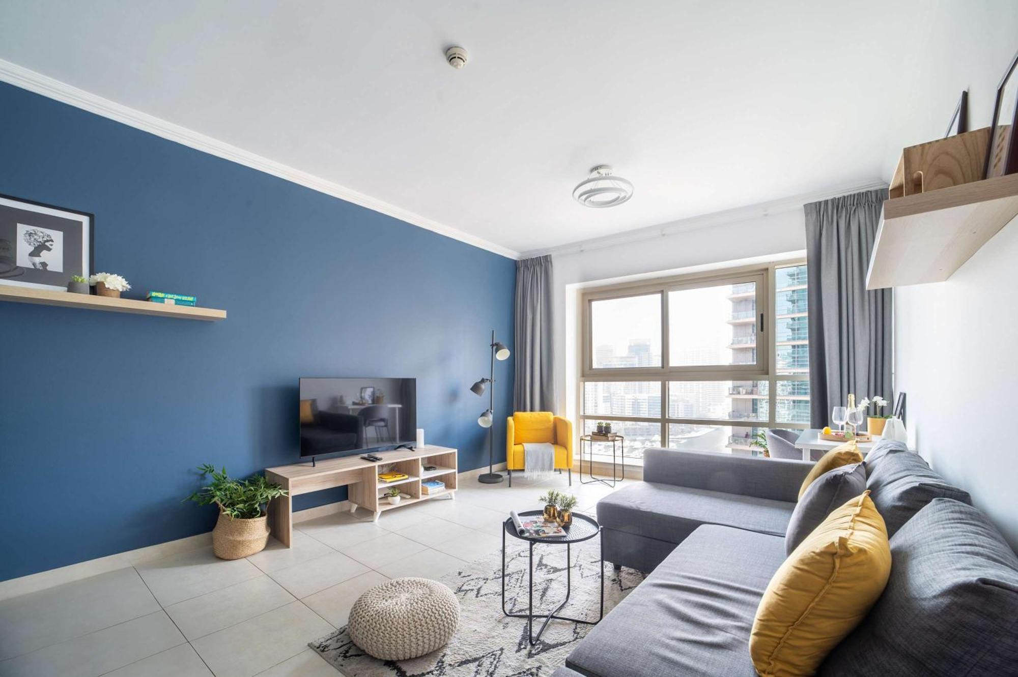 Frank Porter - Marina Quays West Tower Apartment