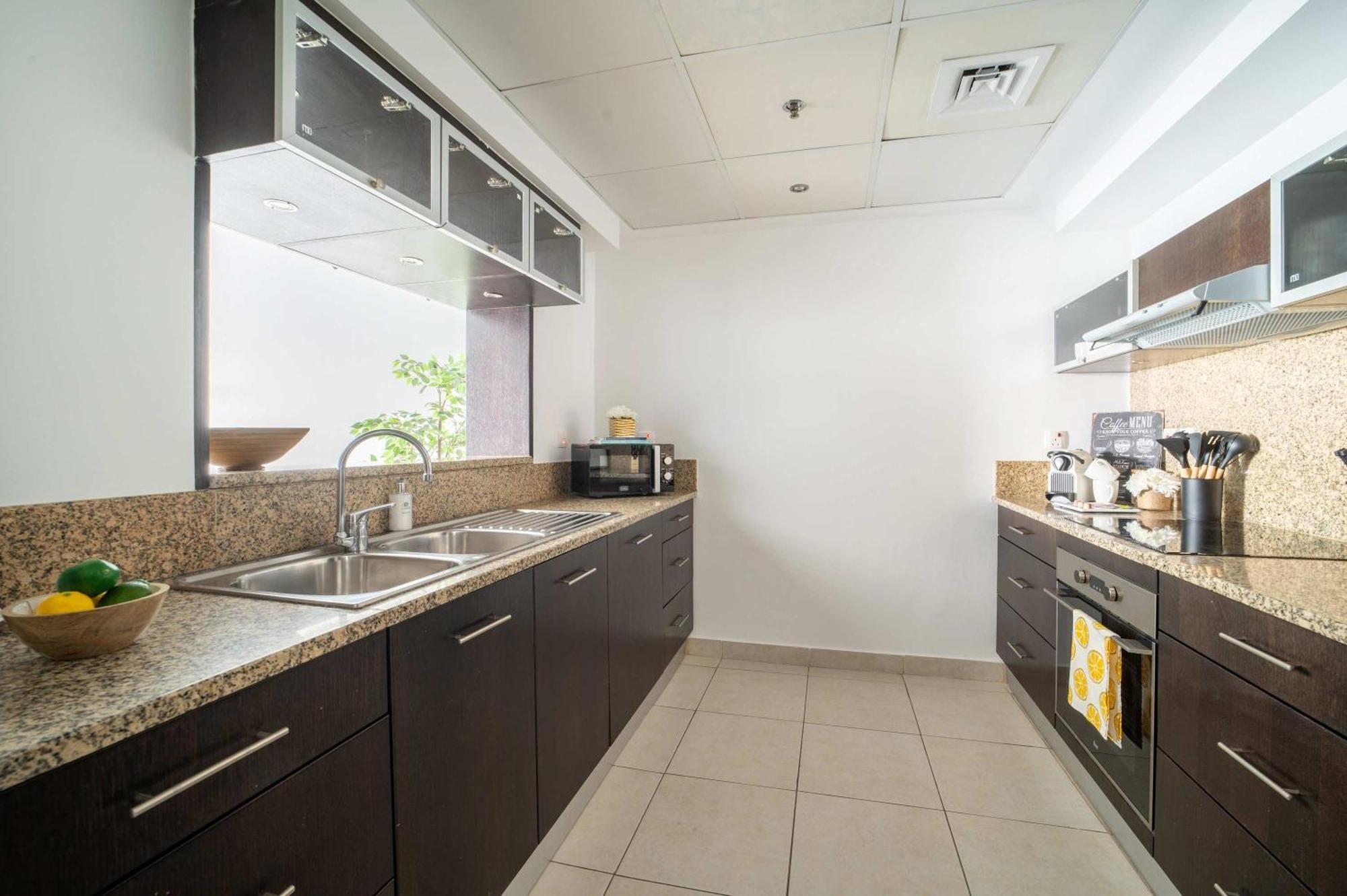 Apartment Frank Porter - Marina Quays West Tower