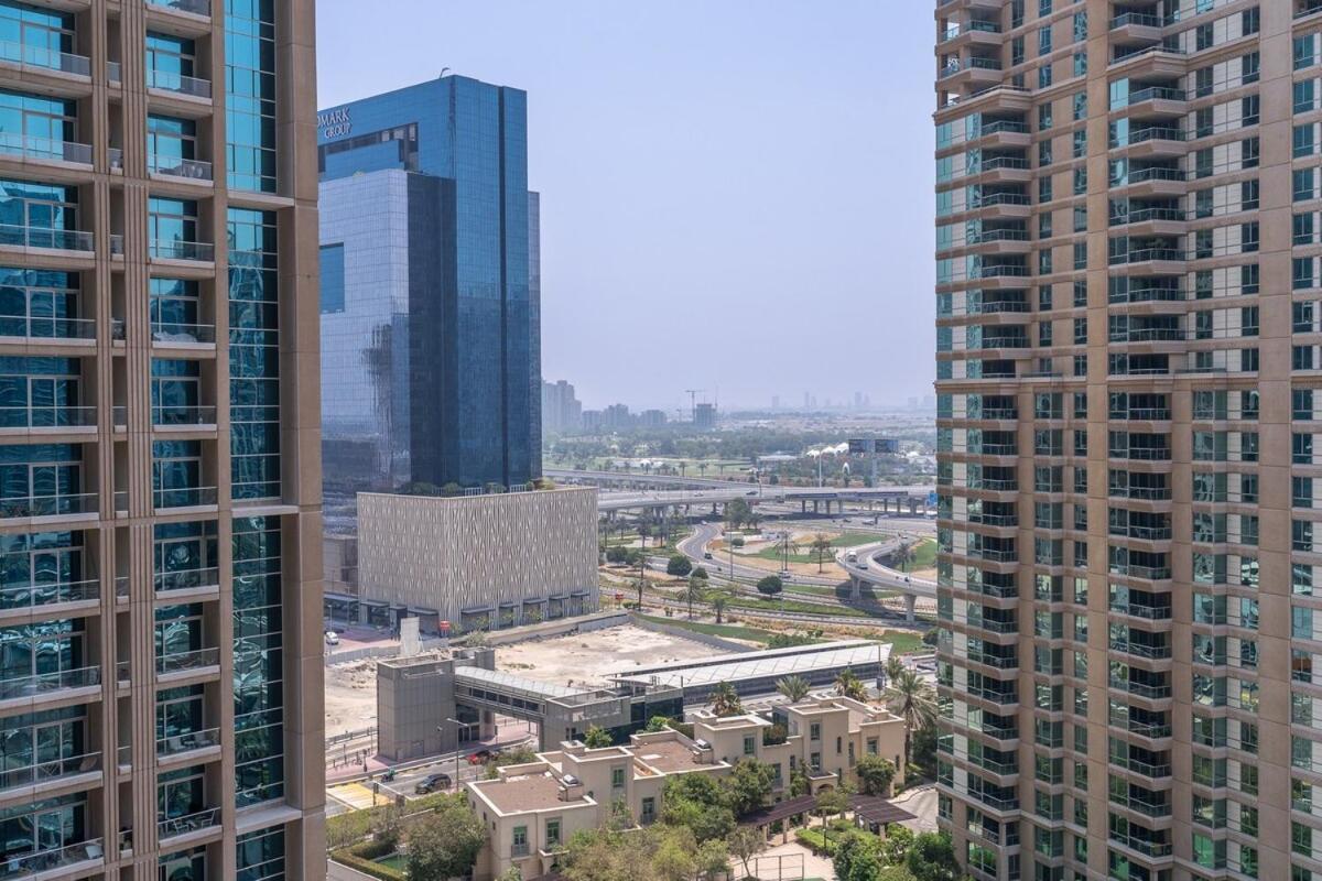 A Lovely 1 Bed Flat In Marina * Dubai