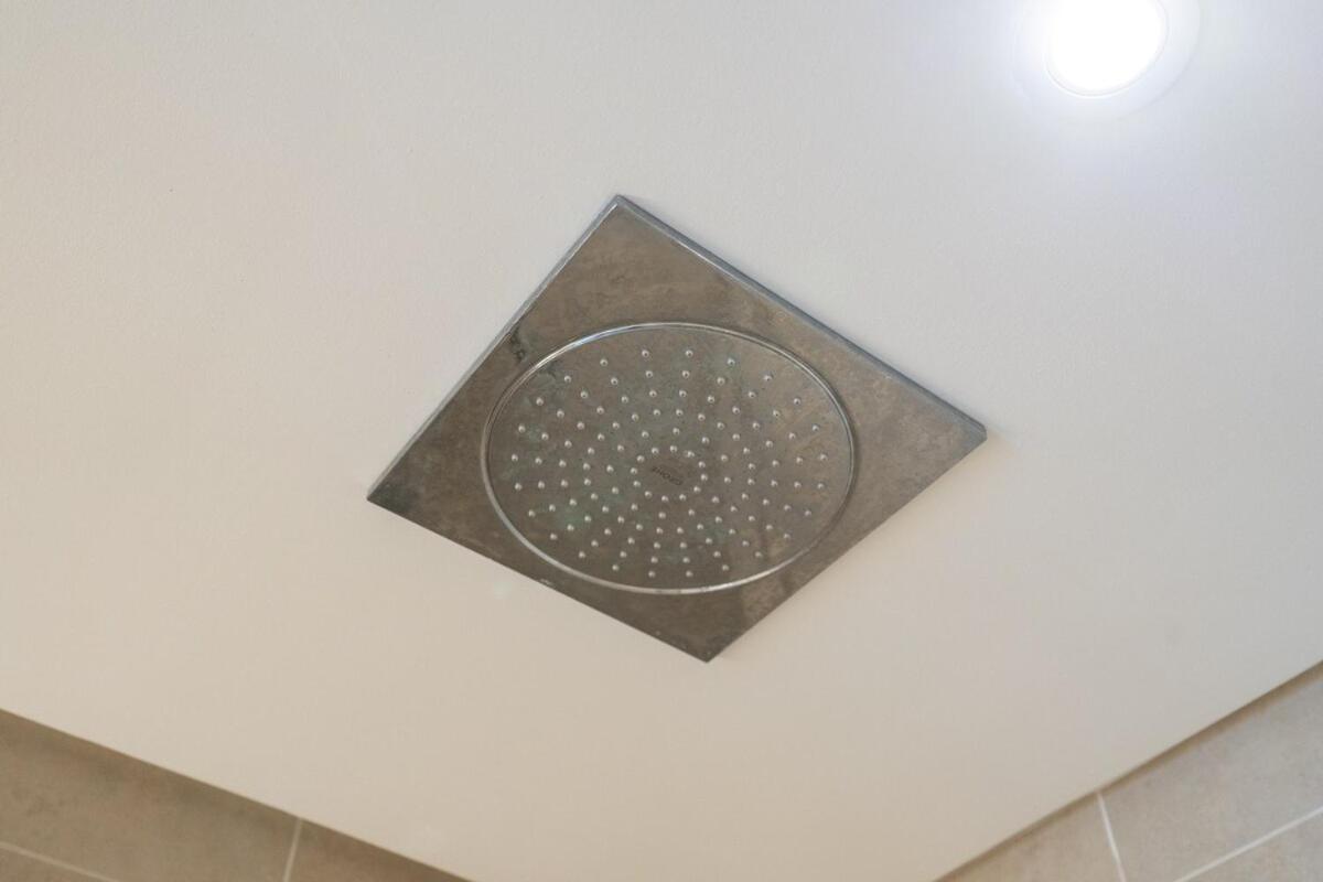 A Lovely 1 Bed Flat In Marina * Dubai