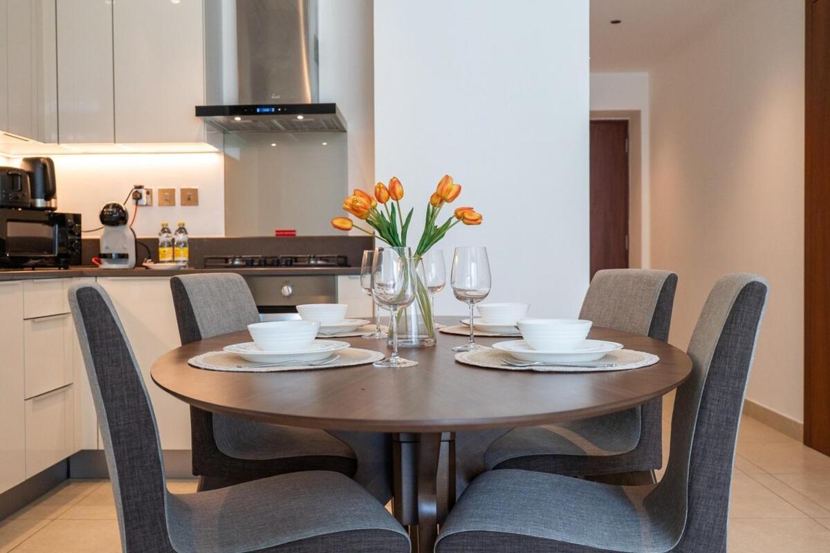 A Lovely 1 Bed Flat In Marina * Dubai