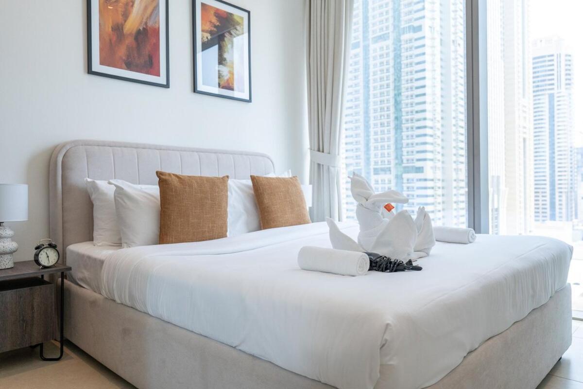 A Lovely 1 Bed Flat In Marina * Dubai