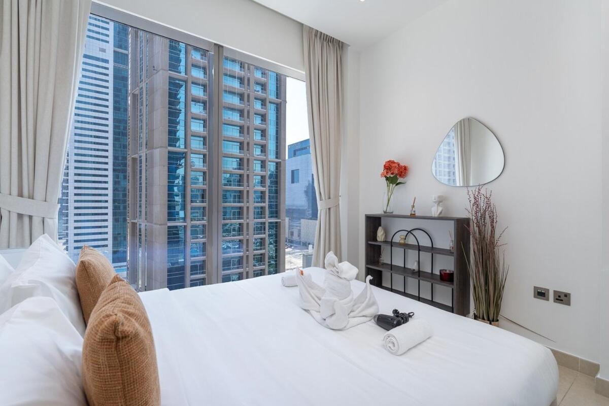 A Lovely 1 Bed Flat In Marina Apartment *