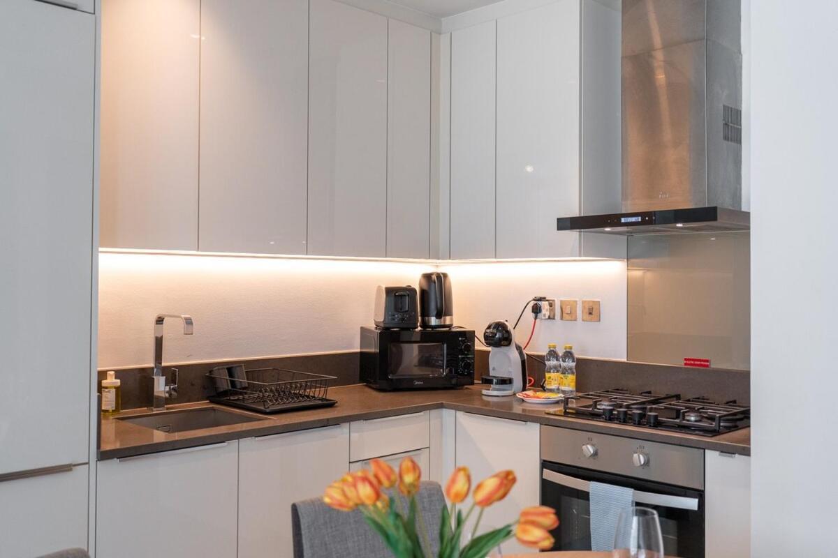 A Lovely 1 Bed Flat In Marina Apartment Dubai