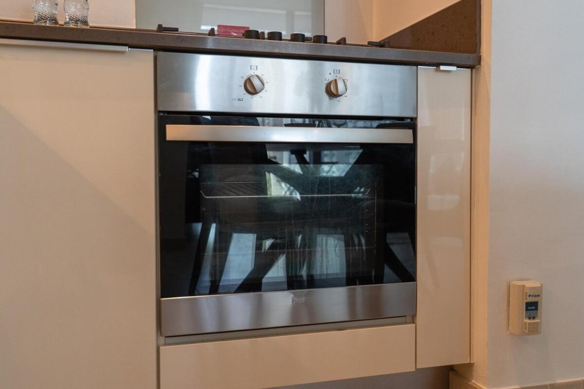 A Lovely 1 Bed Flat In Marina Dubai