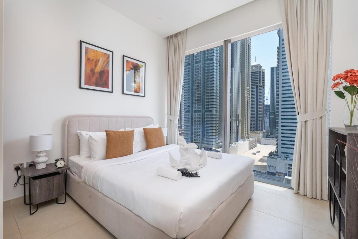 A Lovely 1 Bed Flat In Marina Apartment