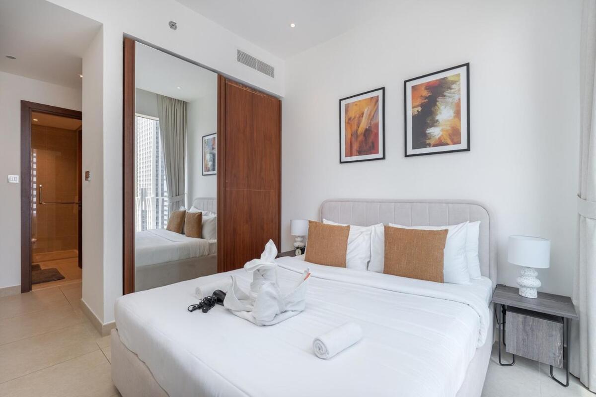 A Lovely 1 Bed Flat In Marina Apartment *