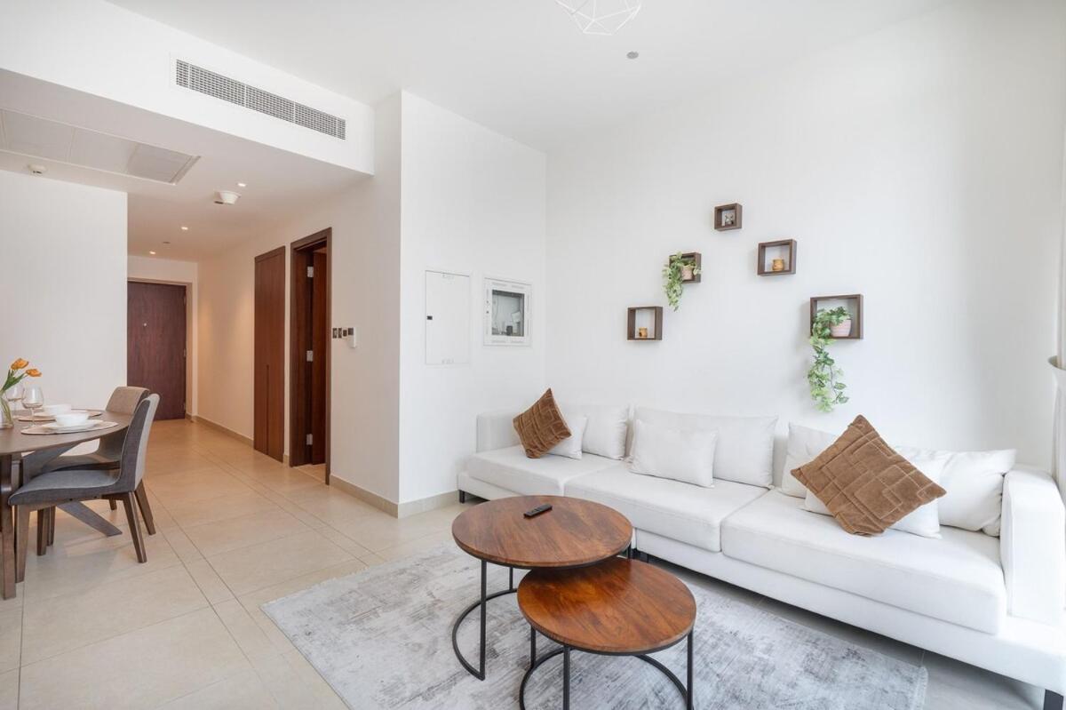 A Lovely 1 Bed Flat In Marina Apartment