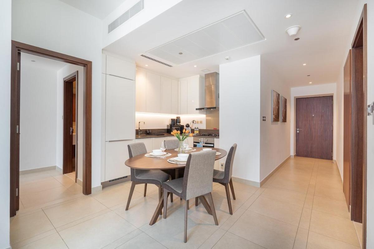A Lovely 1 Bed Flat In Marina Apartment *