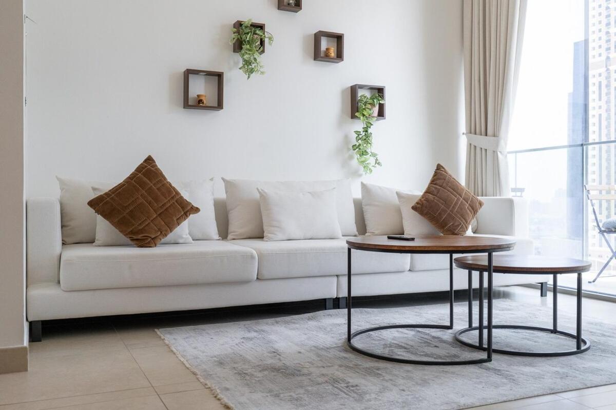 A Lovely 1 Bed Flat In Marina Dubai