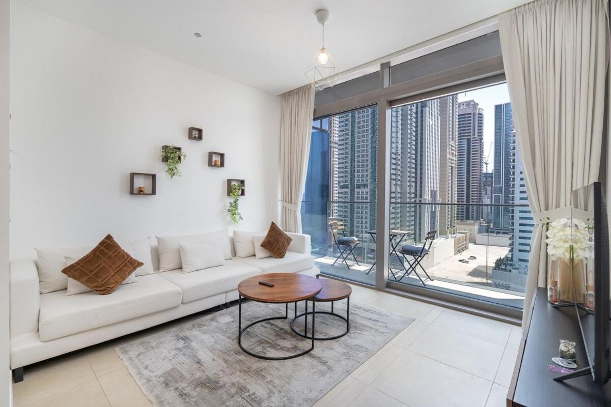 A Lovely 1 Bed Flat In Marina Apartment *