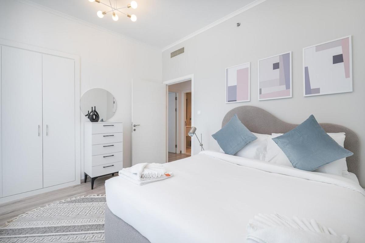 Dazzling 2-bedrooms With Eye-catching Artwork In Marina! Apartment Dubai