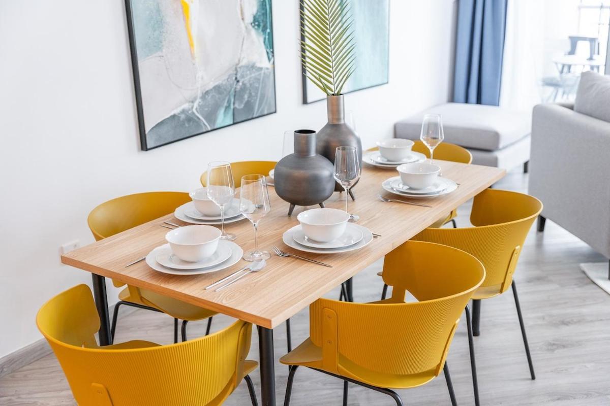 Dazzling 2-bedrooms With Eye-catching Artwork In Marina! Dubai
