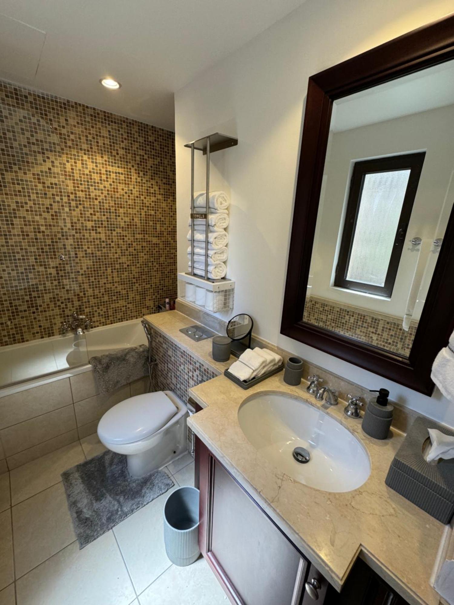 Lux Burj Khalifa Views 2br Iconic Heart Of Direct Views The Location Mall Boulevard Apartment *