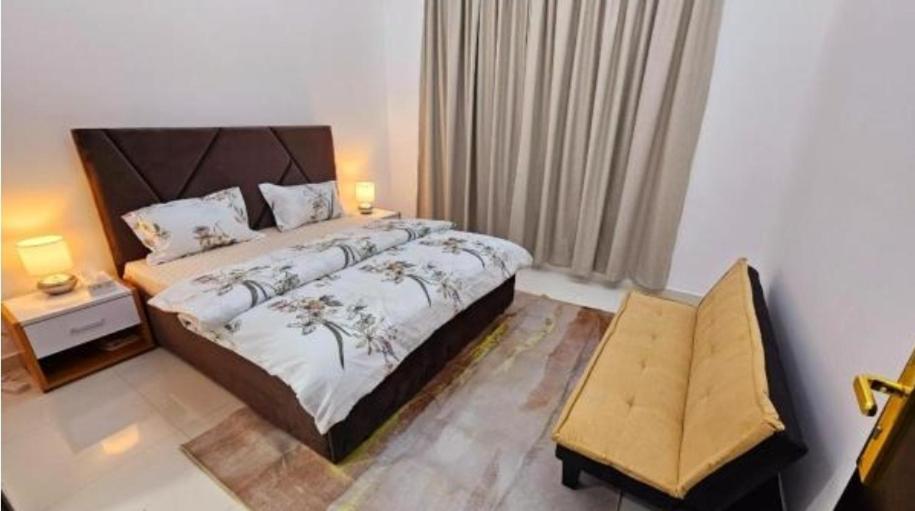 Deluxe In Near Airport Homestay