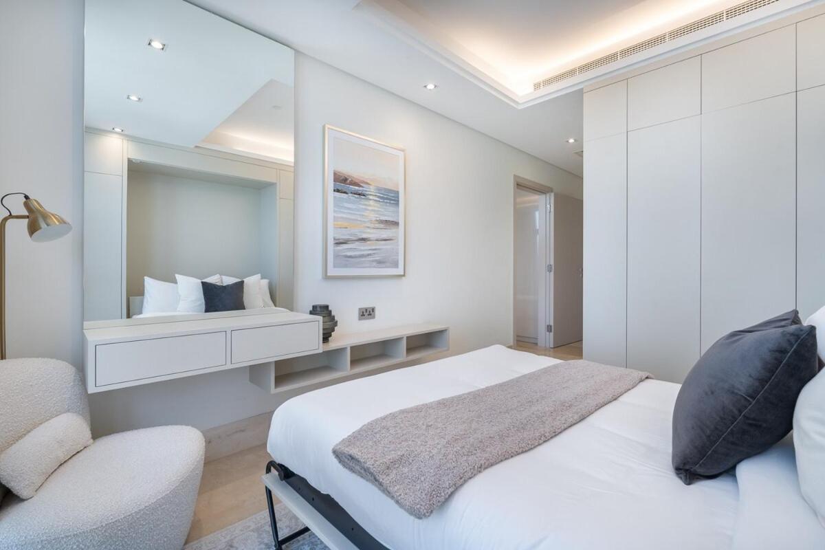 3 Bedroom That's Sleeps 5 With Amazing View In Palm Jumeirah * Dubai