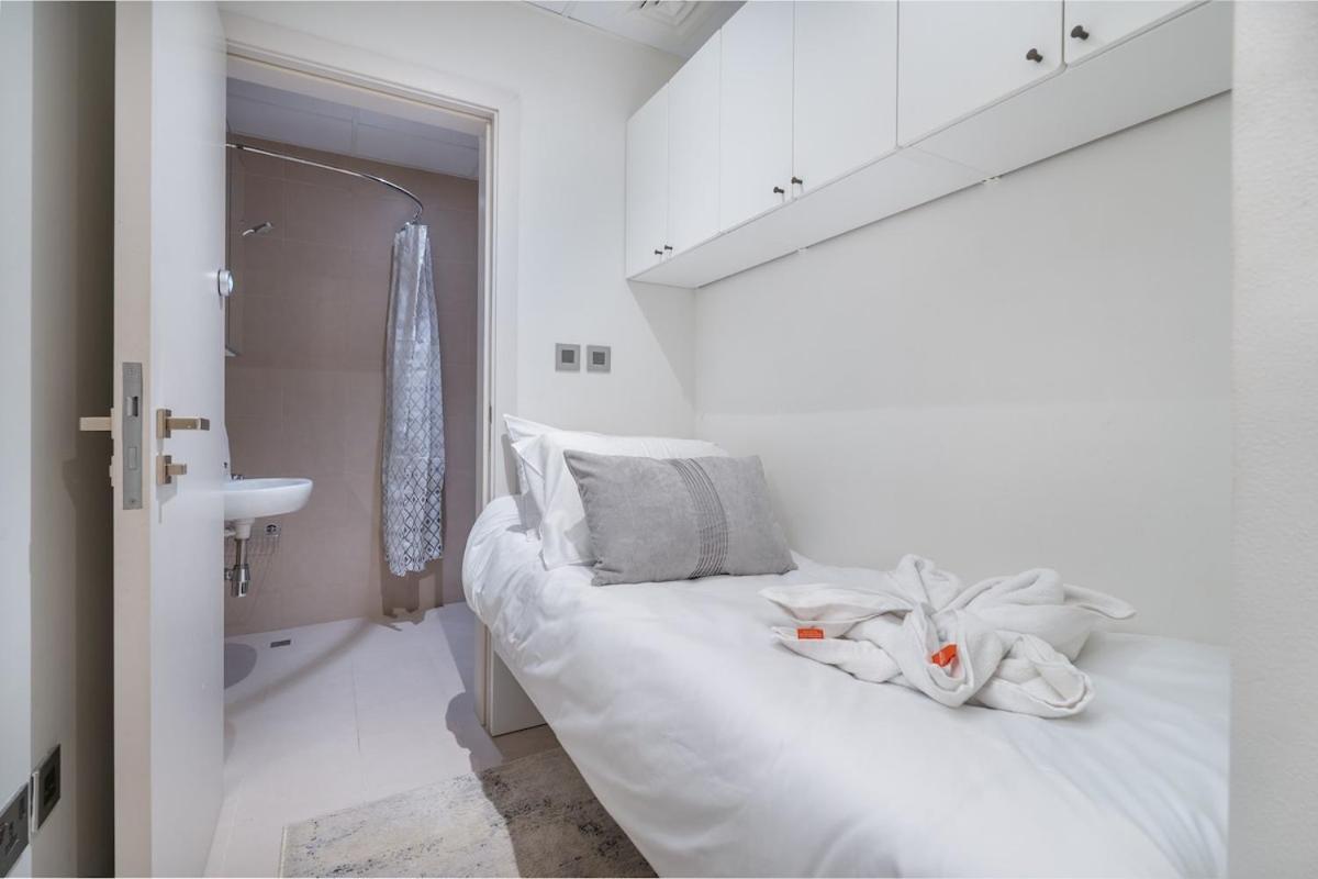 3 Bedroom That's Sleeps 5 With Amazing View In Palm Jumeirah Dubai