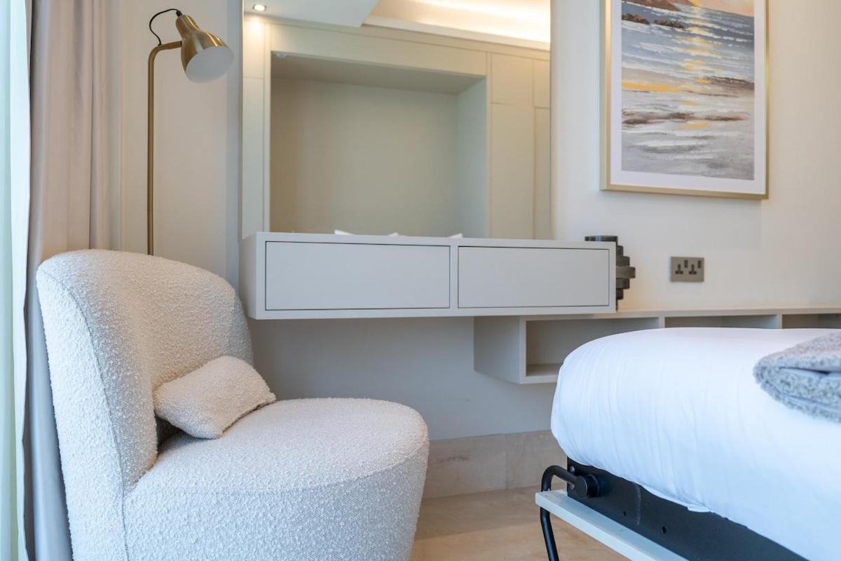 3 Bedroom That's Sleeps 5 With Amazing View In Palm Jumeirah