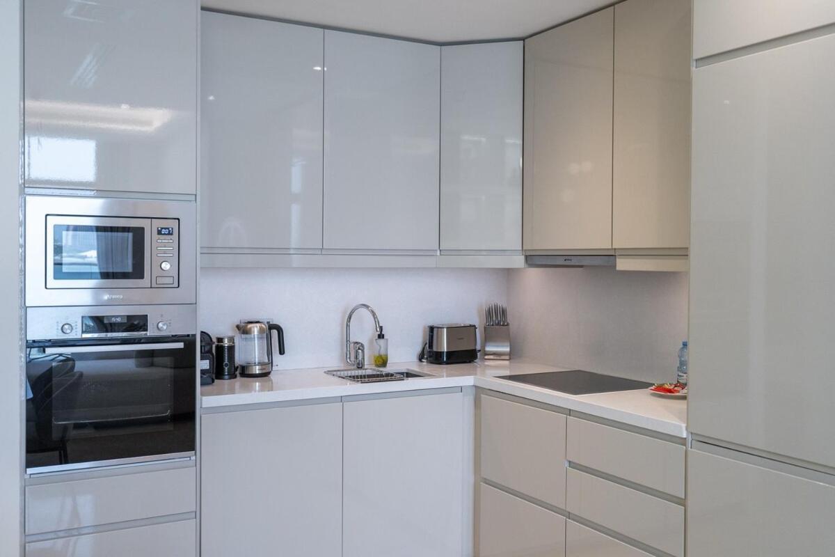 Apartment 3 Bedroom That's Sleeps 5 With Amazing View In Palm Jumeirah *