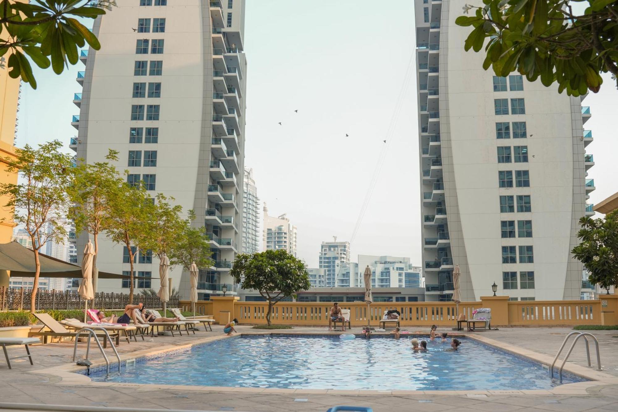 The Blue Parrot Jbr *