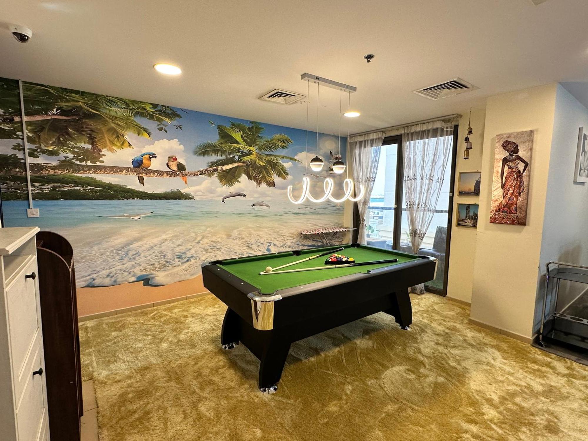 Hostel The Blue Parrot Jbr Dubai