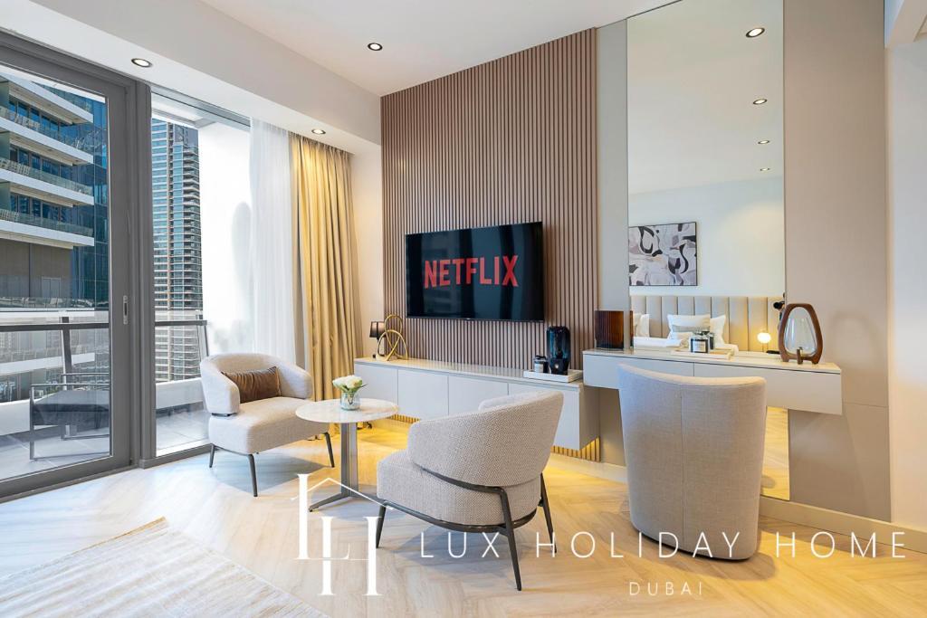 Lux The Silverene Marina View 3 Dubai