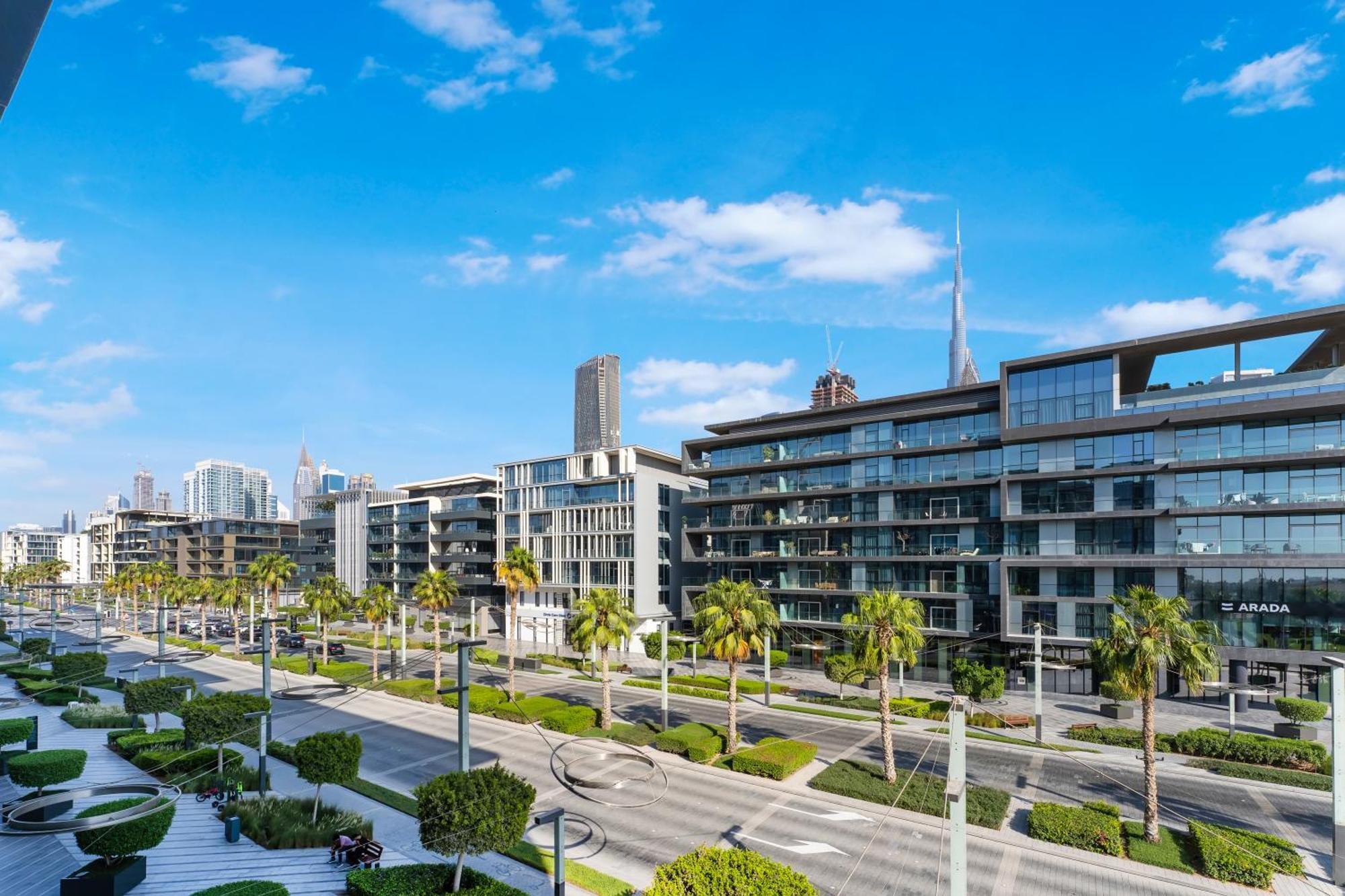 Fam Living - Walk - Urban Staycations *