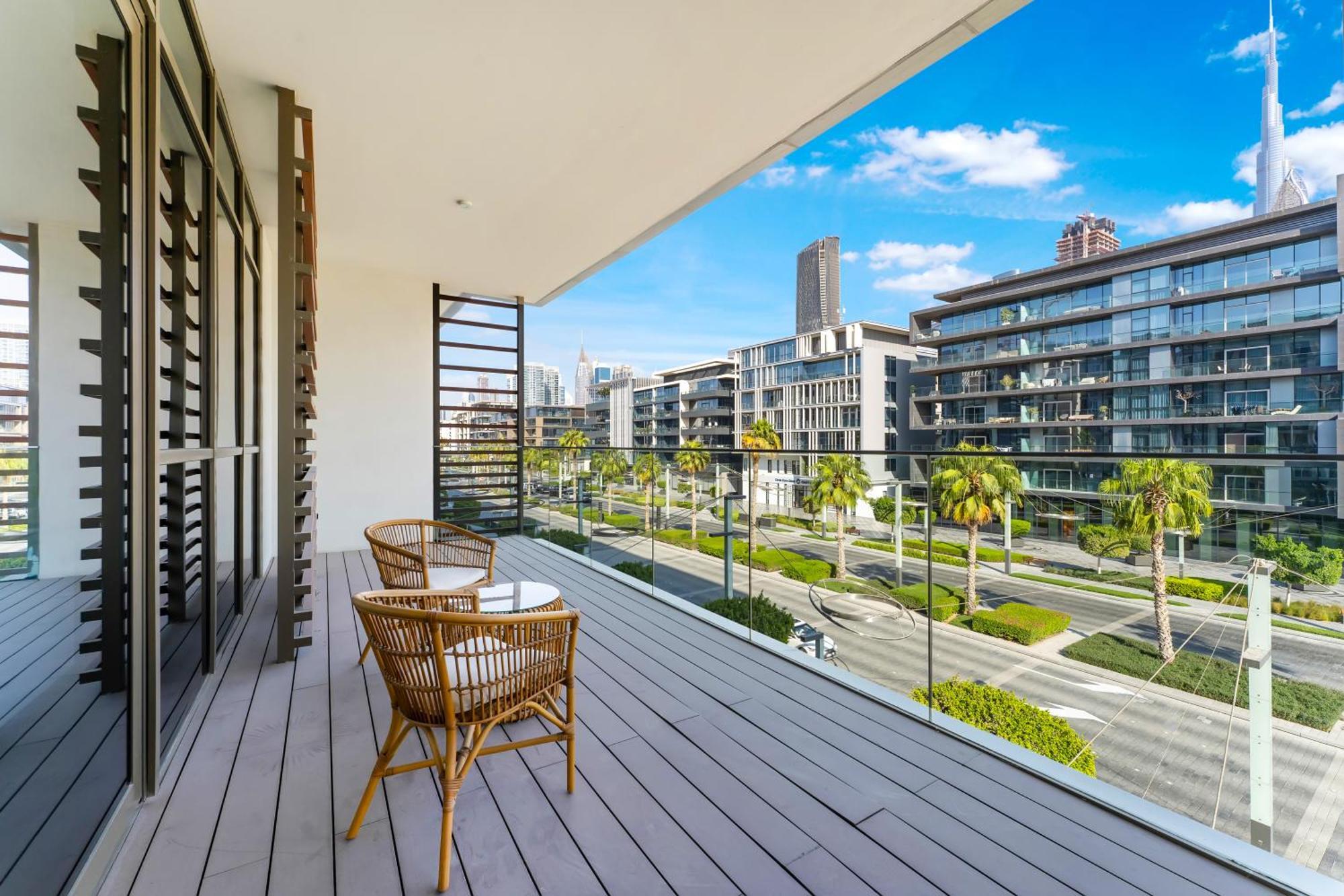 Fam Living - Walk - Urban Staycations Dubai