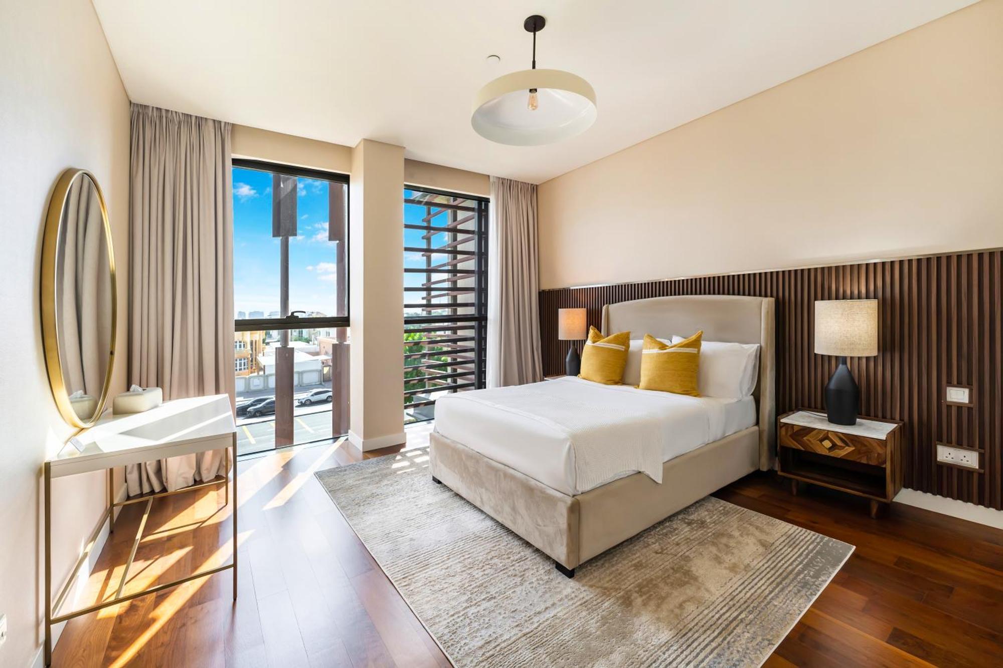 Fam Living - Walk - Urban Staycations * Dubai