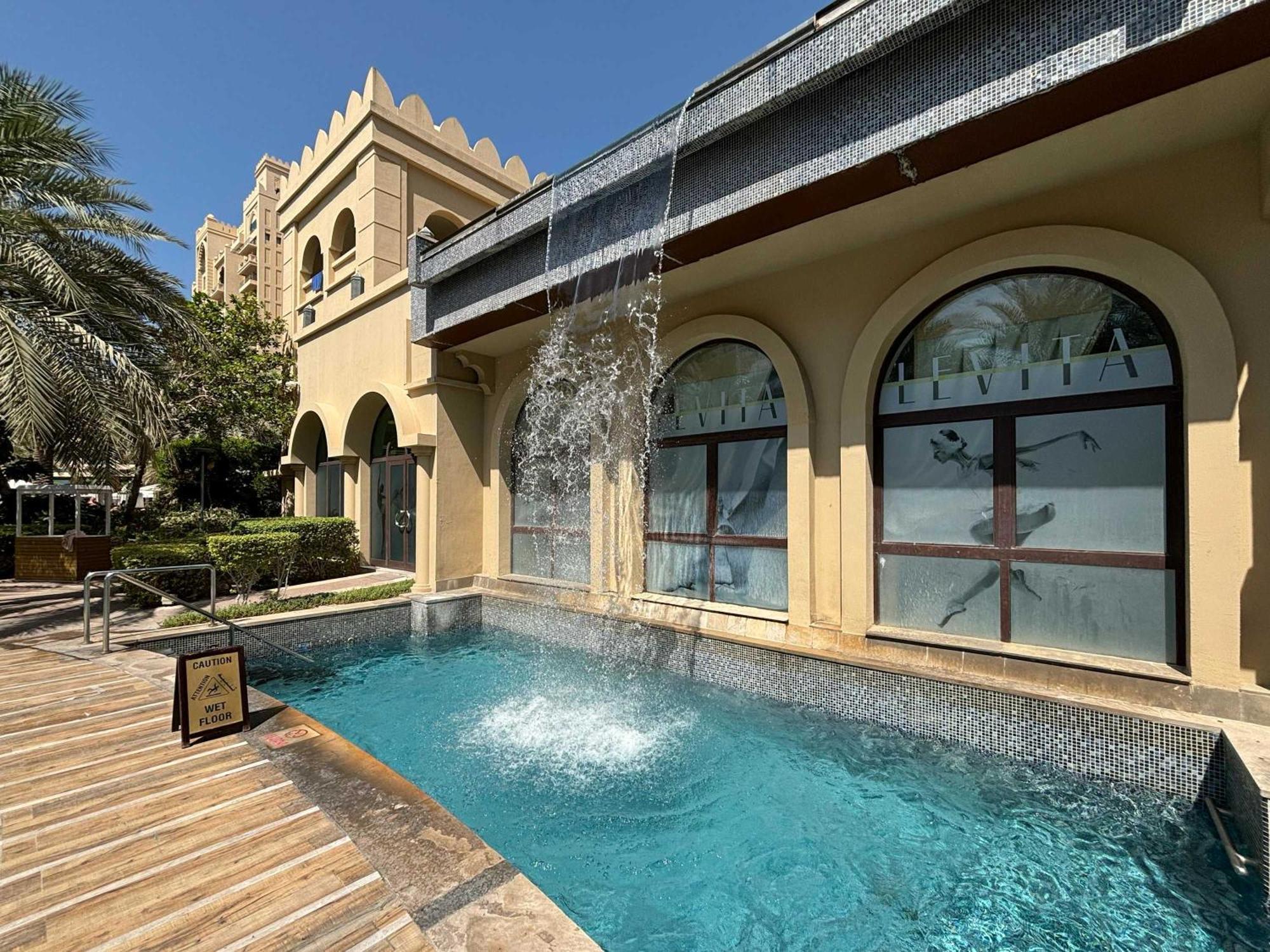 Frank Porter - Fairmont South * Dubai