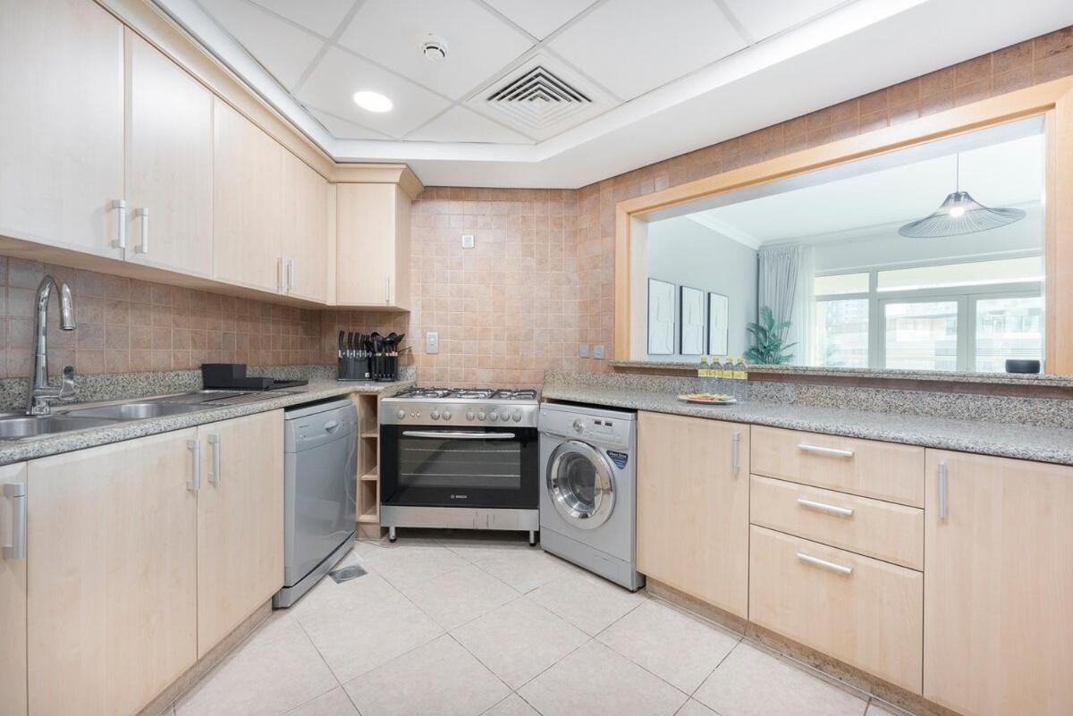 Apartment 3-bed Sleeps 7 In Palm Jumeirah *