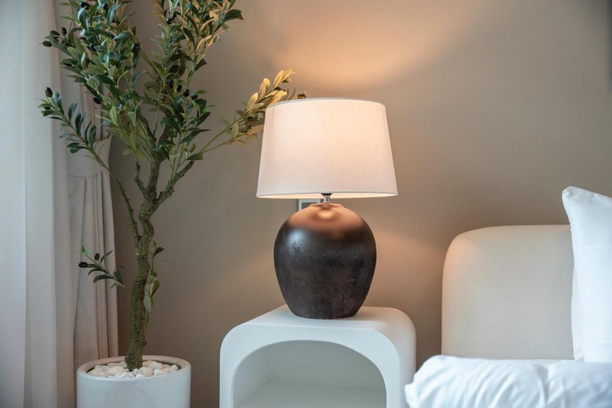 Apartment 3-bed Sleeps 7 In Palm Jumeirah Dubai