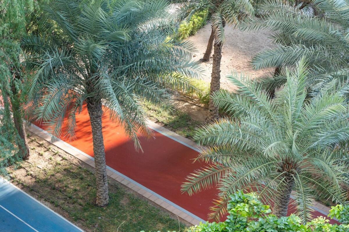 Apartment 3-bed Sleeps 7 In Palm Jumeirah Dubai