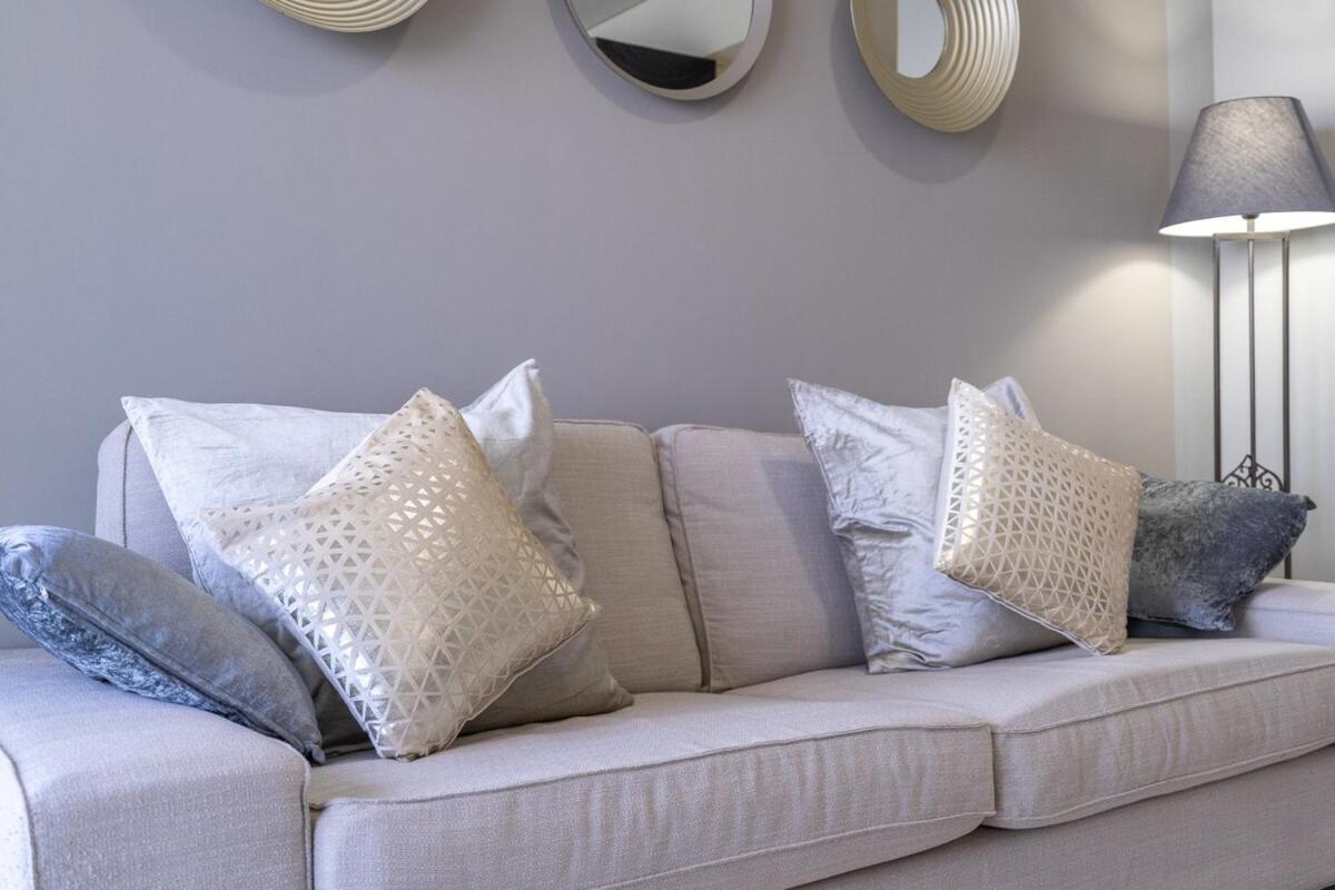 Stunning 1-bedroom With Marina Views Daire *