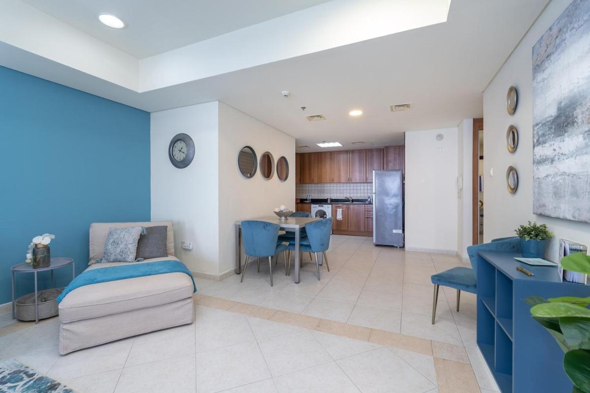 Daire Stunning 1-bedroom With Marina Views Dubai
