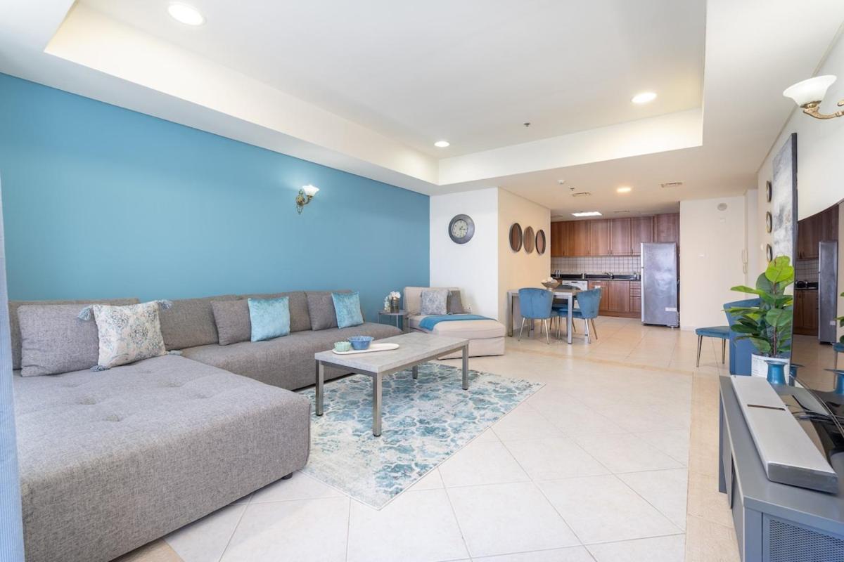 Daire Stunning 1-bedroom With Marina Views