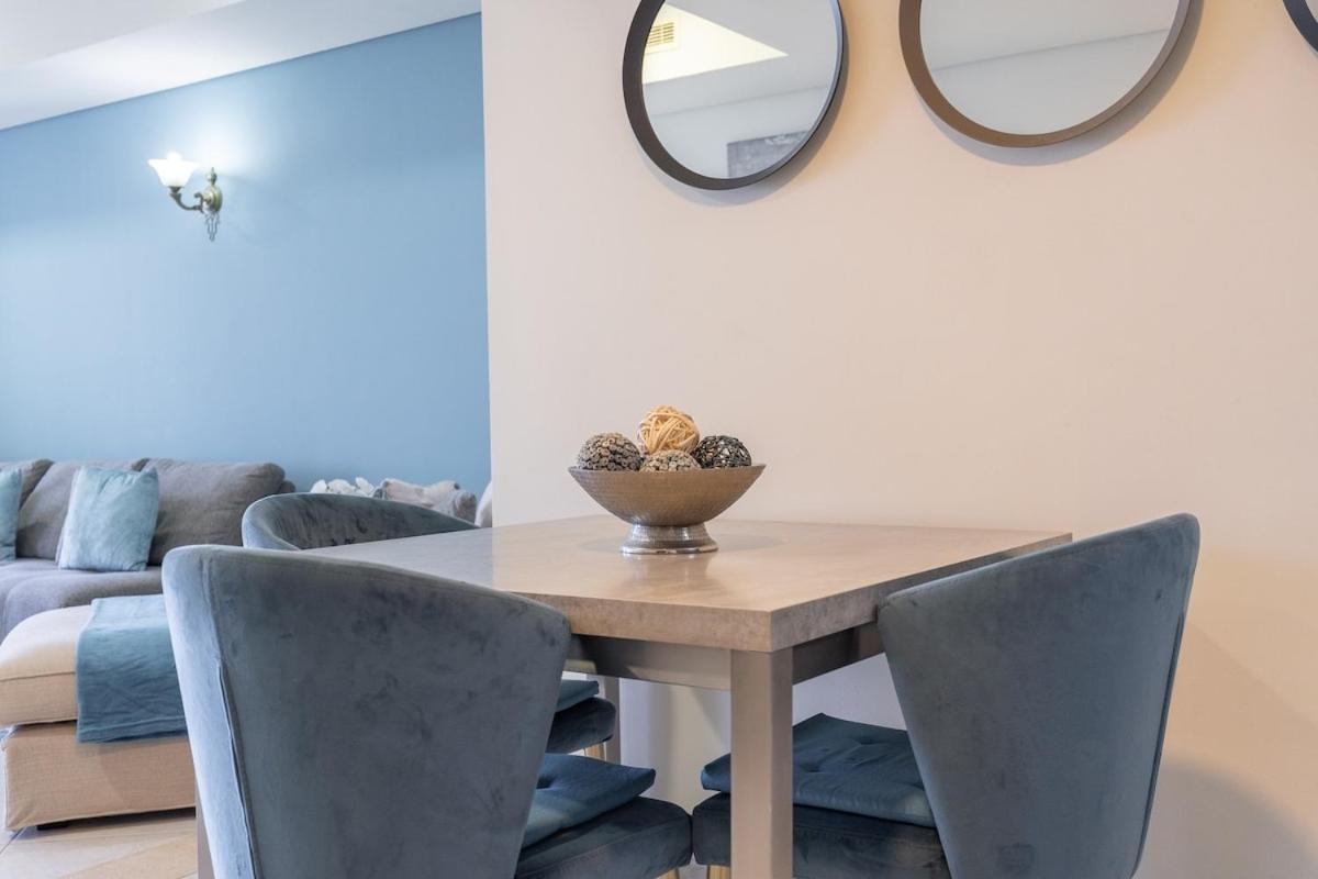 Daire Stunning 1-bedroom With Marina Views