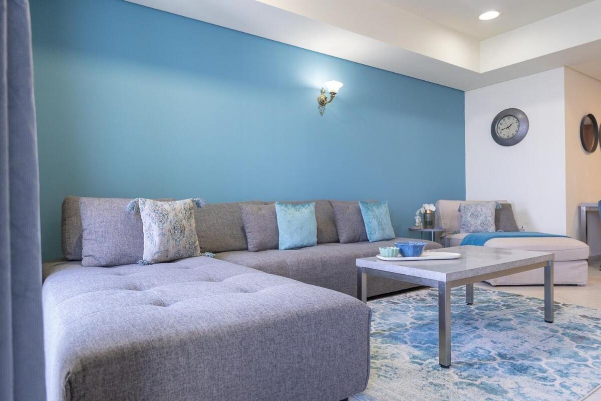 Daire Stunning 1-bedroom With Marina Views