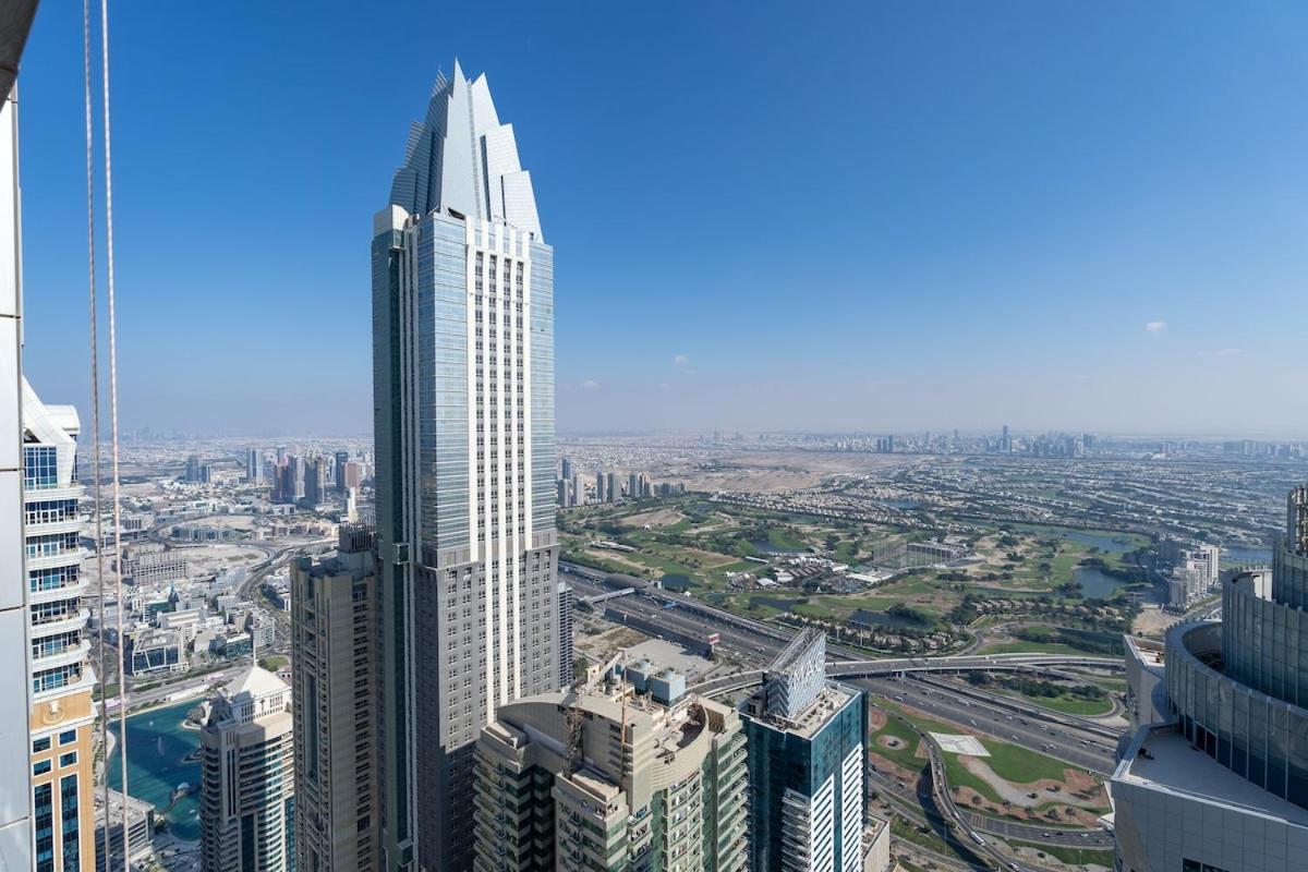 Stunning 1-bedroom With Marina Views Daire